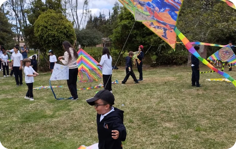 Estudiantes disfrutando de un buen día con el GA FVS y su Bienestar